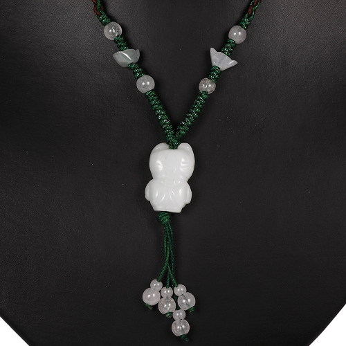 Halskette Jade, Hello Kitty, Handarbeit, Makramee, Glücksbringer - zum Schließen ins Bild klicken